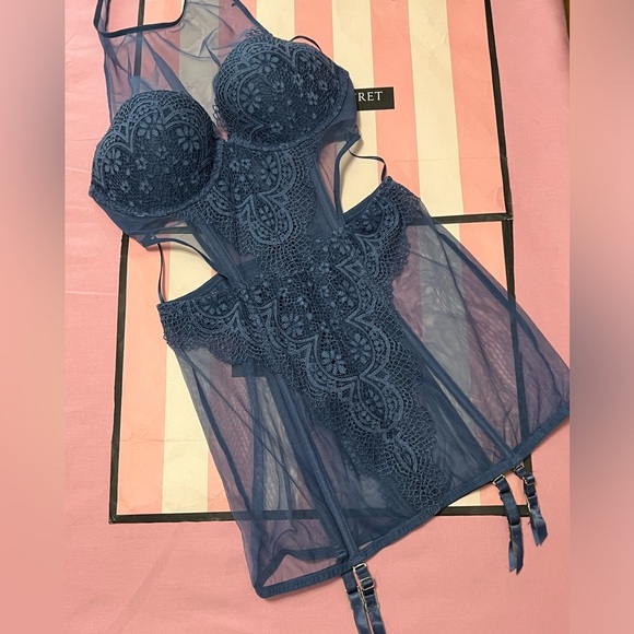 Sexy Victoria's Secret Garter Slip Blue 34C Archives VERY RARE NWT - Picture 4 of 5